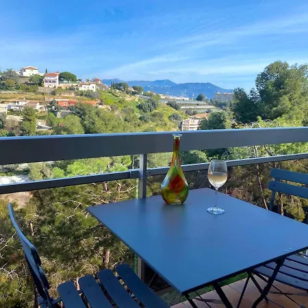 Cosy Proche De La Securisee Avec Piscine